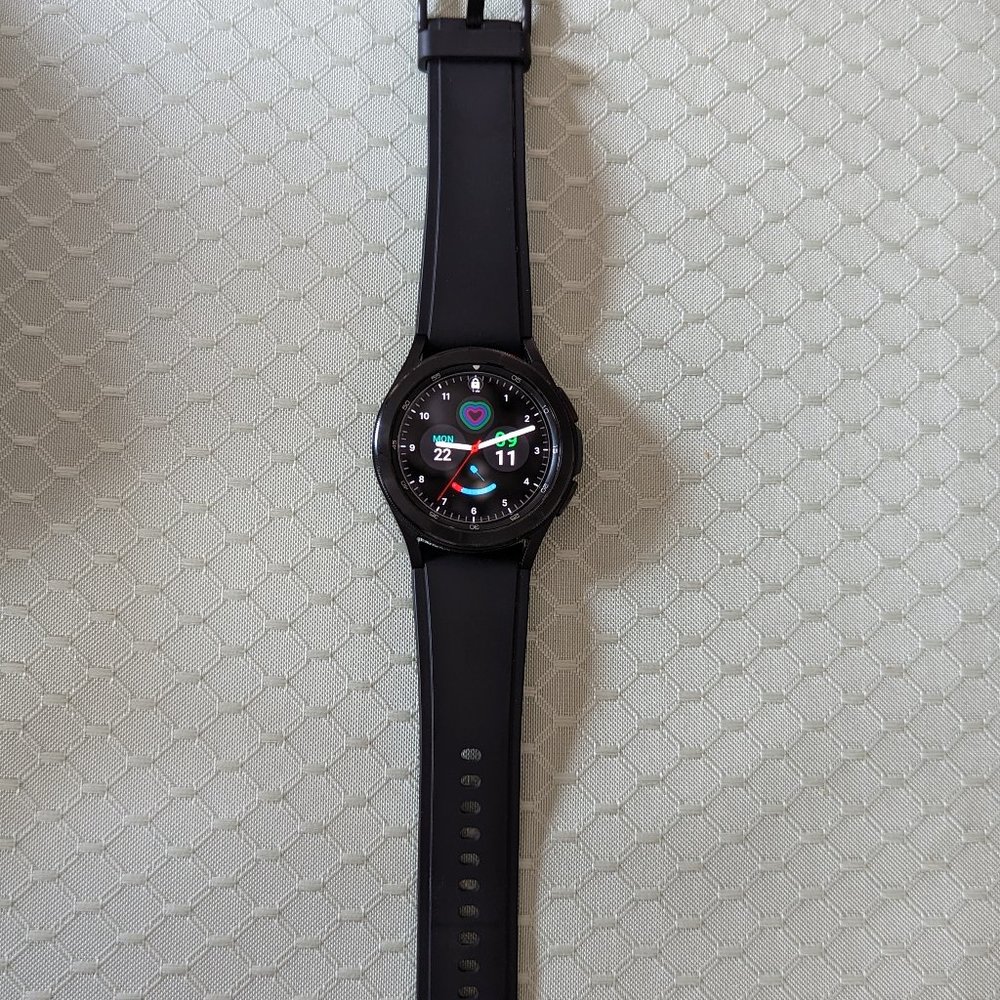 Samsung Galaxy Watch 4  Classic BT 42mm Smartwatch  - Black